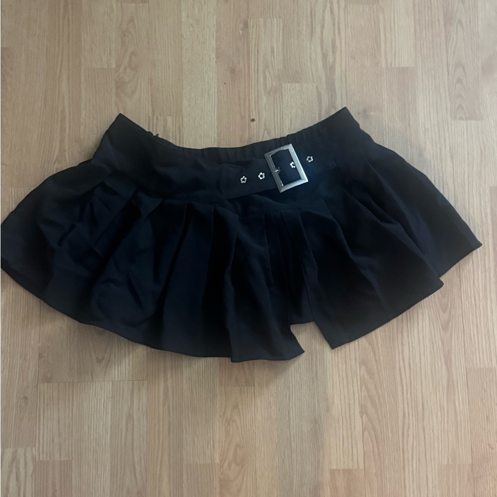 Black Pleated Mini Skirt with Belt